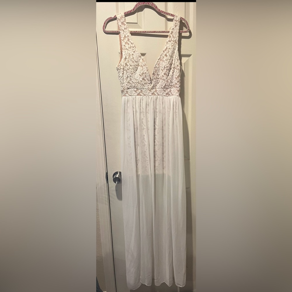 Ark & Co. Beige and white  lace dress